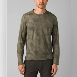 Prana Prospect Heights Graphic Long Sleeve Tee in Rye Harbor Camo size‎ S